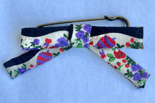 Load image into Gallery viewer, ADULT Brooch Crochet Top