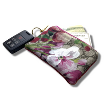 Load image into Gallery viewer, Floral Keychain Bag