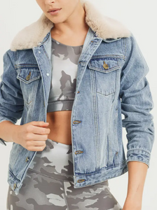 Customizable Denim Jacket w/ Detachable Faux-Fur Collar