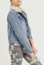 Load image into Gallery viewer, Customizable Denim Jacket w/ Detachable Faux-Fur Collar