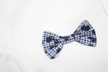 Load image into Gallery viewer, KIDS Floral Bow Oxford