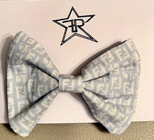 Load image into Gallery viewer, Bow Hair Clips